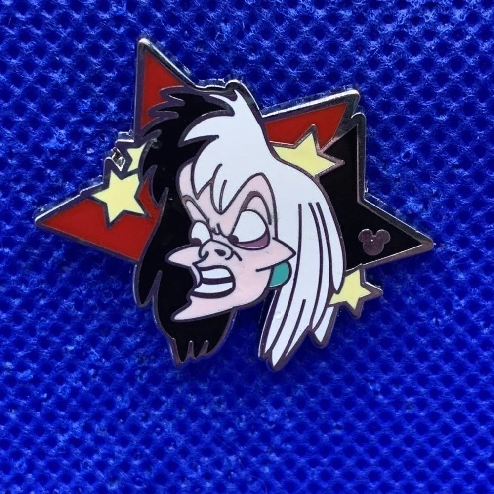 Cruella De Vil 101 Dalmatians Disney trading pin hidden Mickey Villains Stars